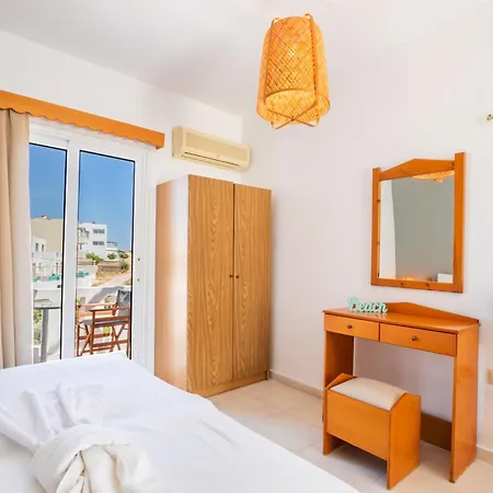 Aparthotel Nina